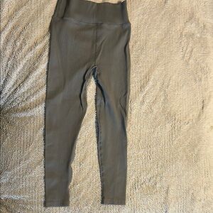Pink Lily Women’s  Gray Ribbed Leggings